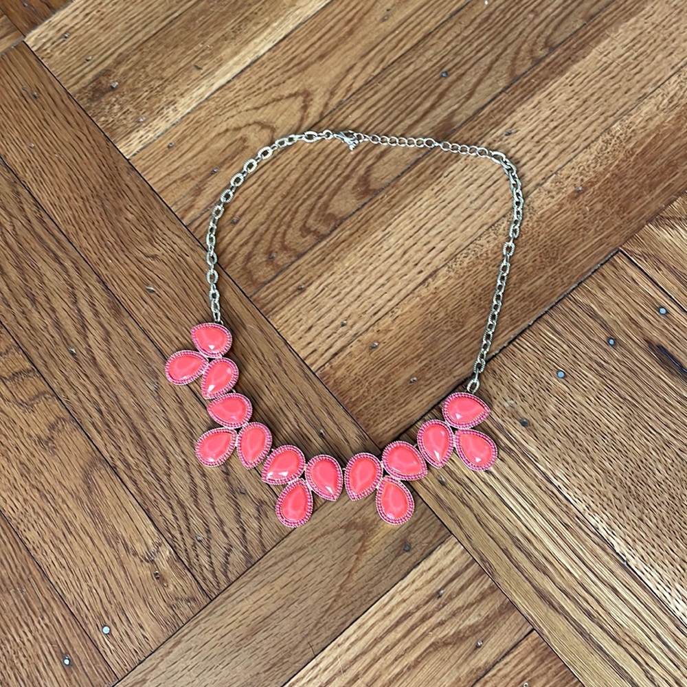 NWOT Coral statement necklace with gold hardware